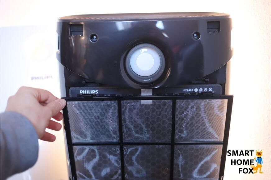 Der Vorfilter vom Philips AC2889/10 besteht aus feinem netzartigen Kunststoff